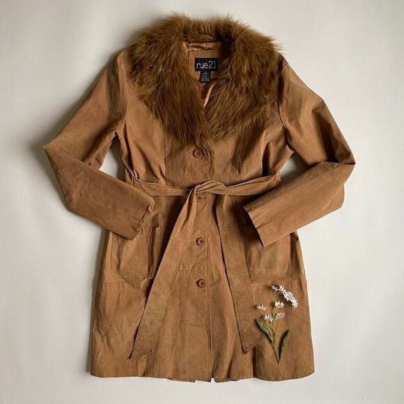 Rue21 Jackets & Blazers - Y2K brown leather coat w/faux fur collar